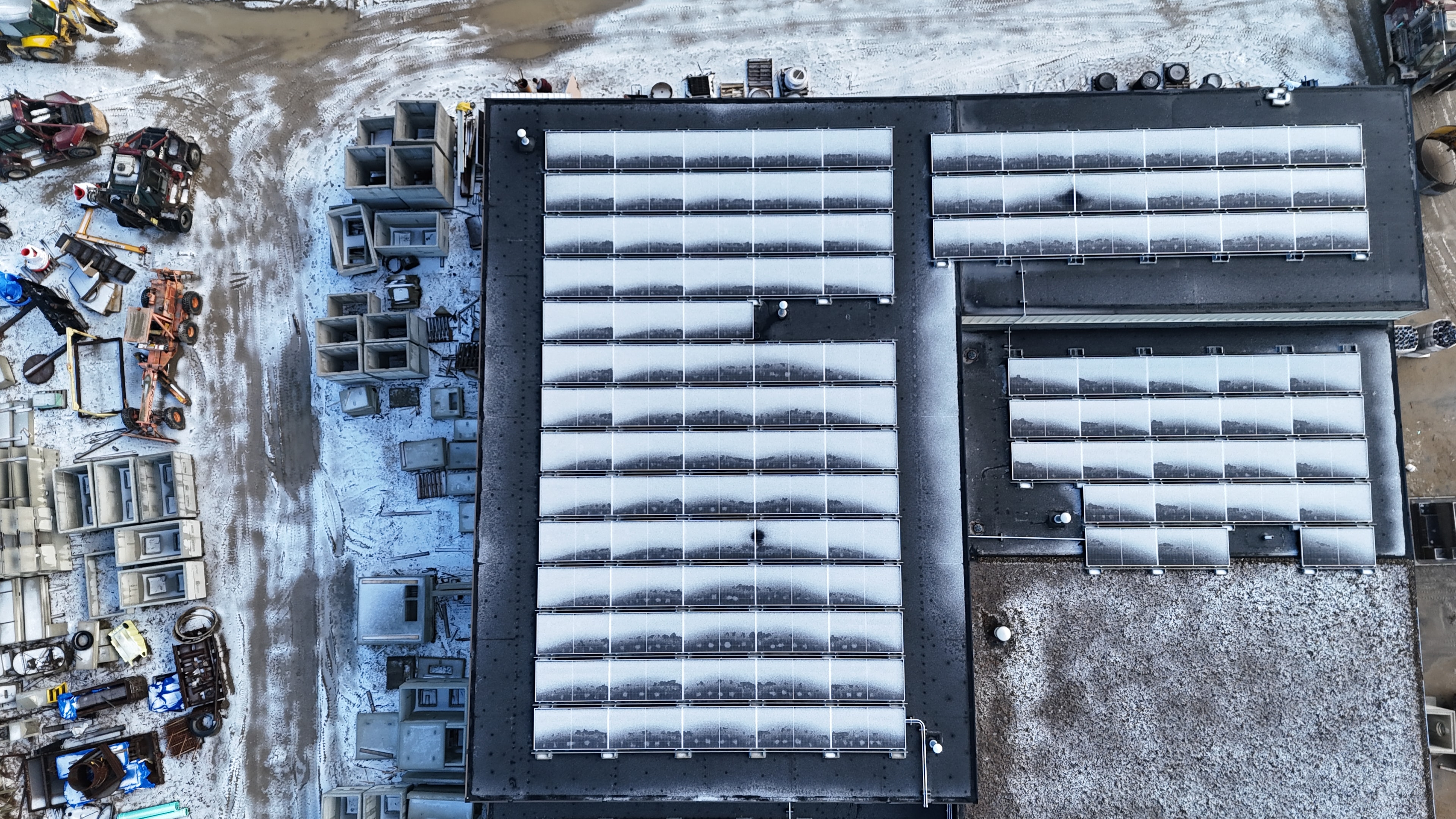 Aerial view of solar panels on Phoenix Precast industrial rooftop